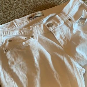 Women Levi Jeans